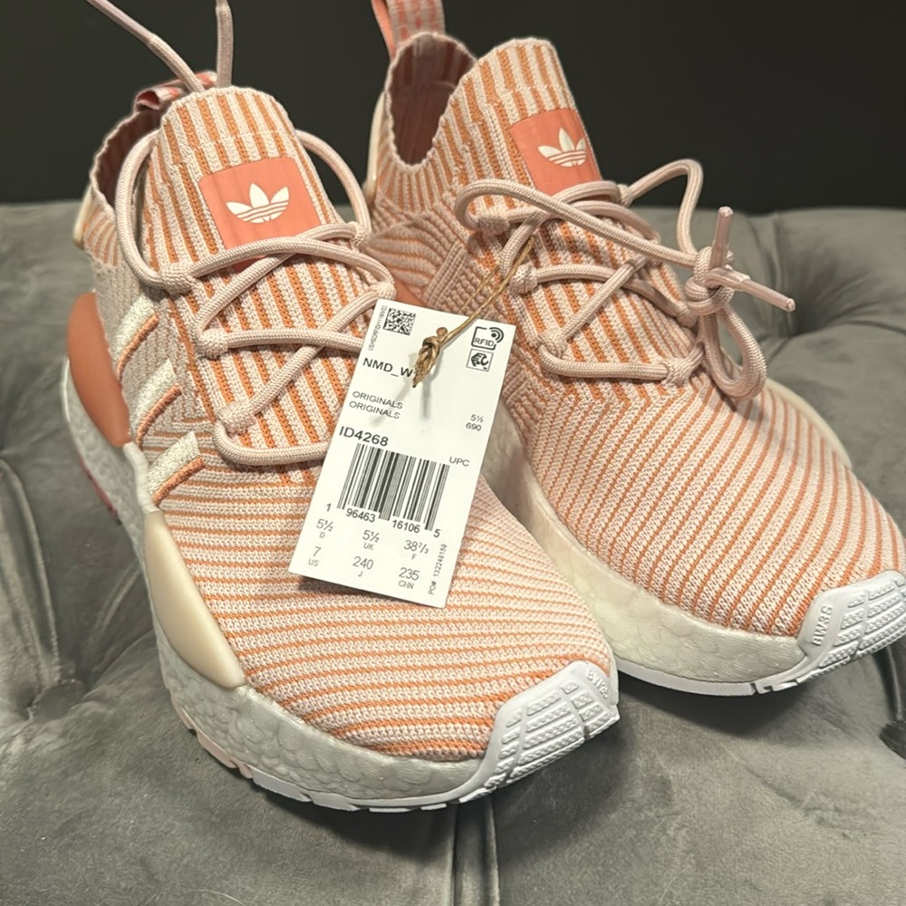 Adidas Sneakers
